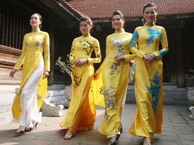 Традиционная женская одежда народности Кинь - ảnh 1